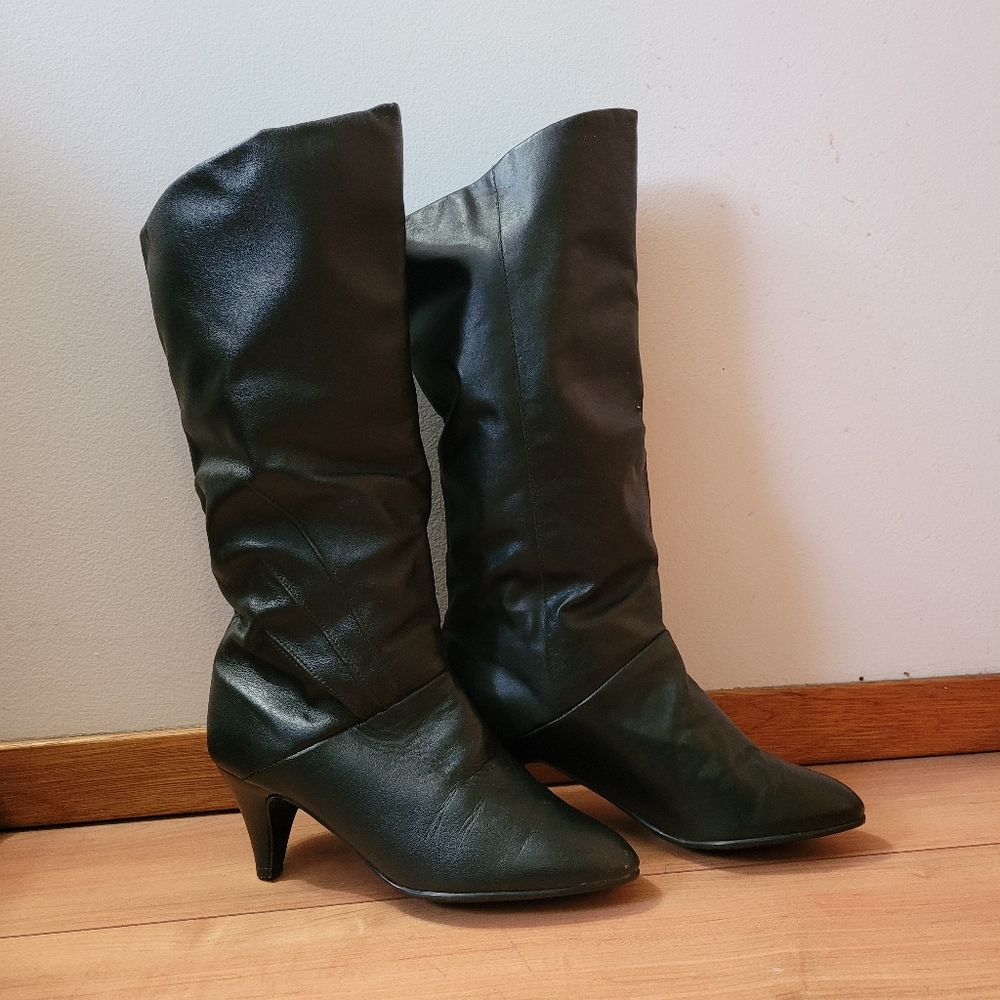 Kinney, Black leather heeled boots